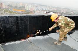 איטום גג על ידי היתוך של יריעות ביטמניות